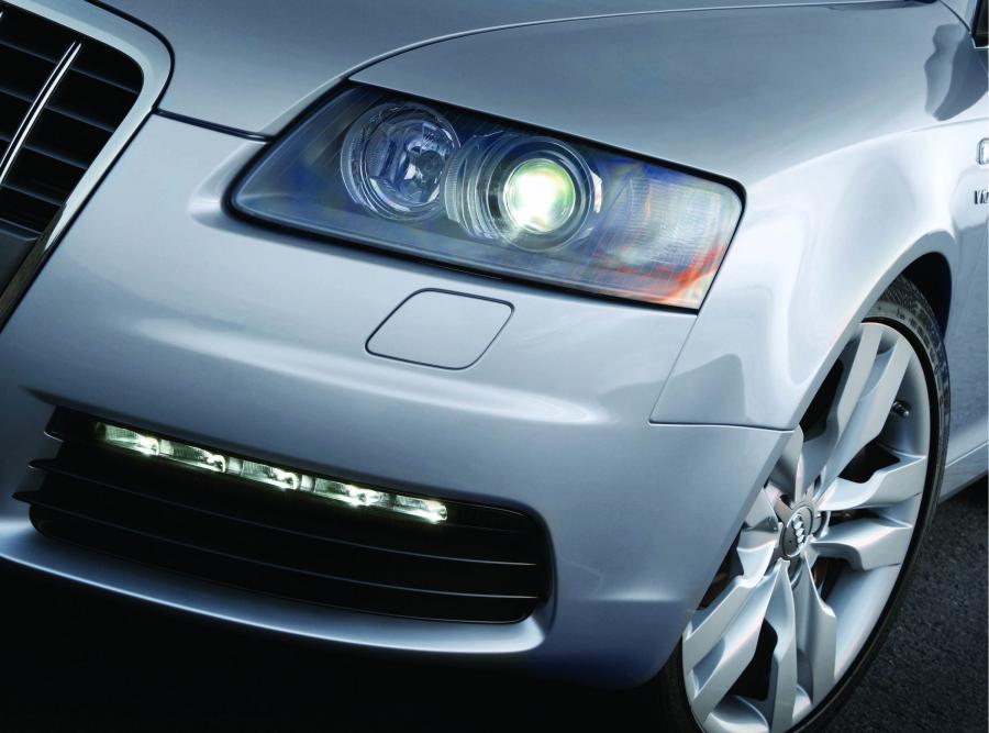 Детали экстерьера Audi S6 Sedan (4F, C6) 2006 года  (фото 2 из 35)
